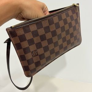 Louis Vuitton Damier Ebene Neverfull MM Pochette